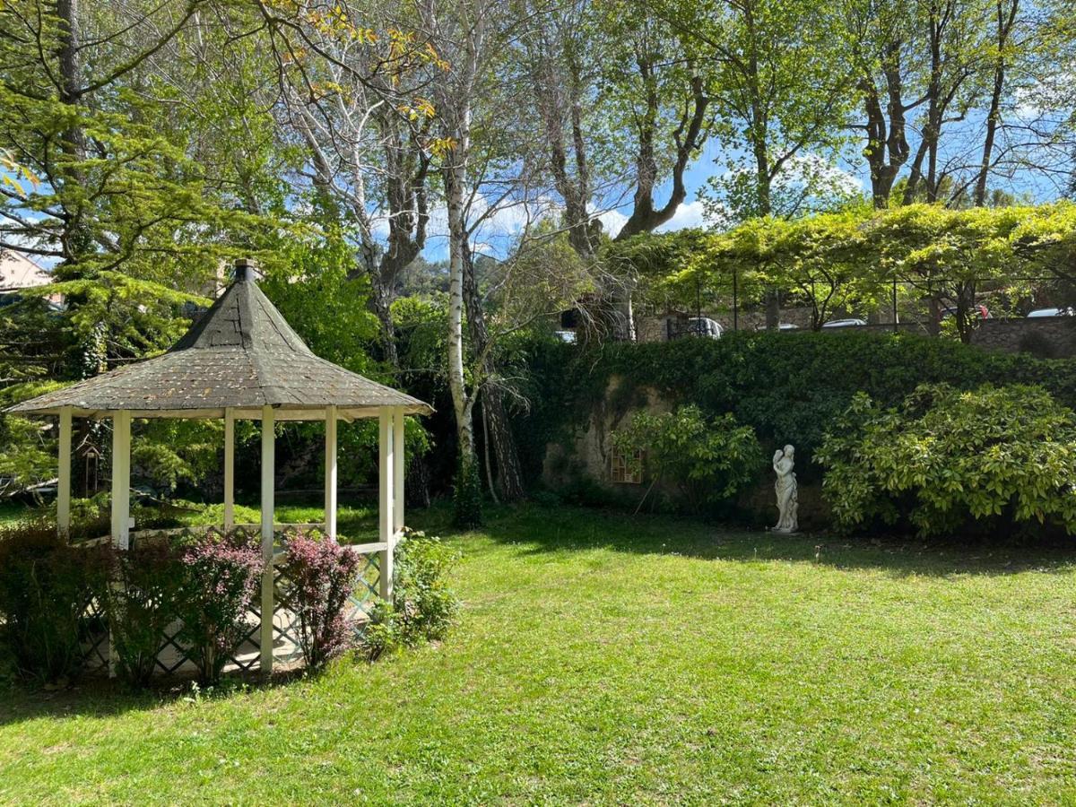 Bed and Breakfast Le Vieux Moulin De Jouques Exterior foto
