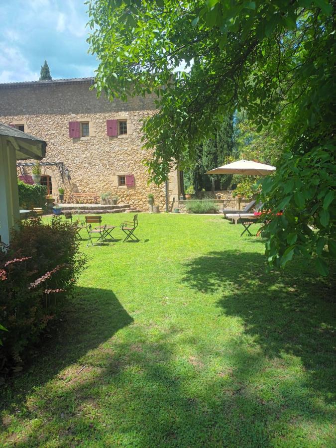 Bed and Breakfast Le Vieux Moulin De Jouques Exterior foto