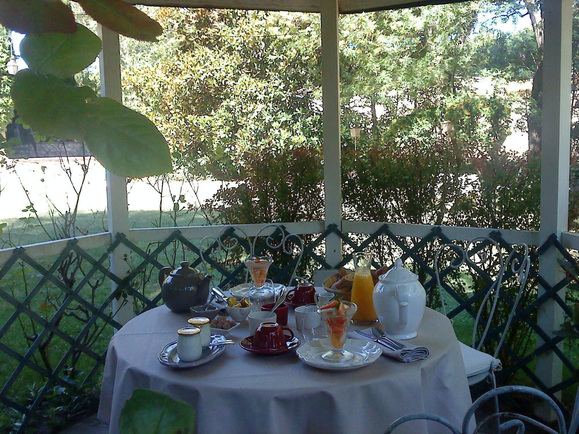 Bed and Breakfast Le Vieux Moulin De Jouques Exterior foto