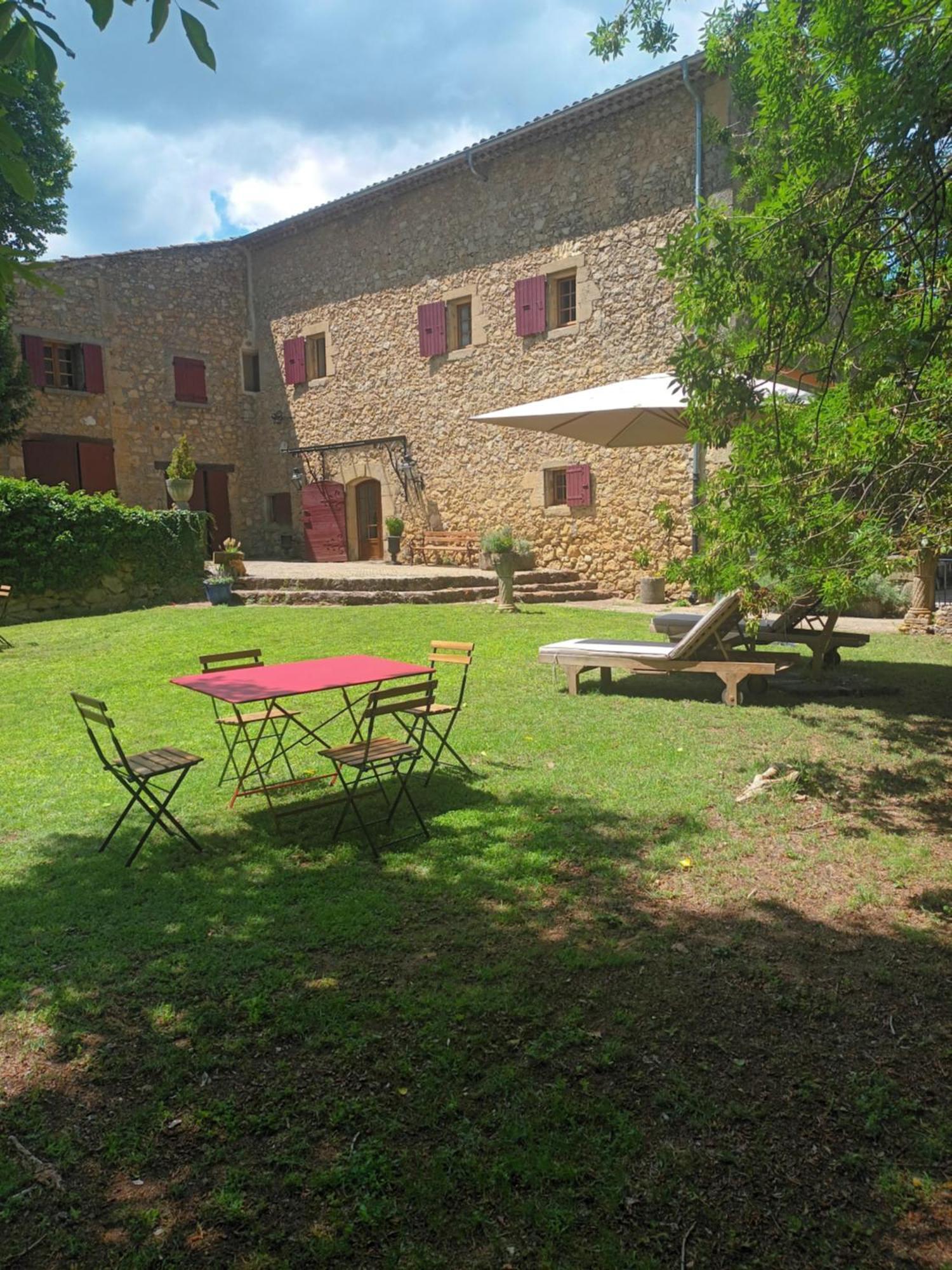 Bed and Breakfast Le Vieux Moulin De Jouques Exterior foto