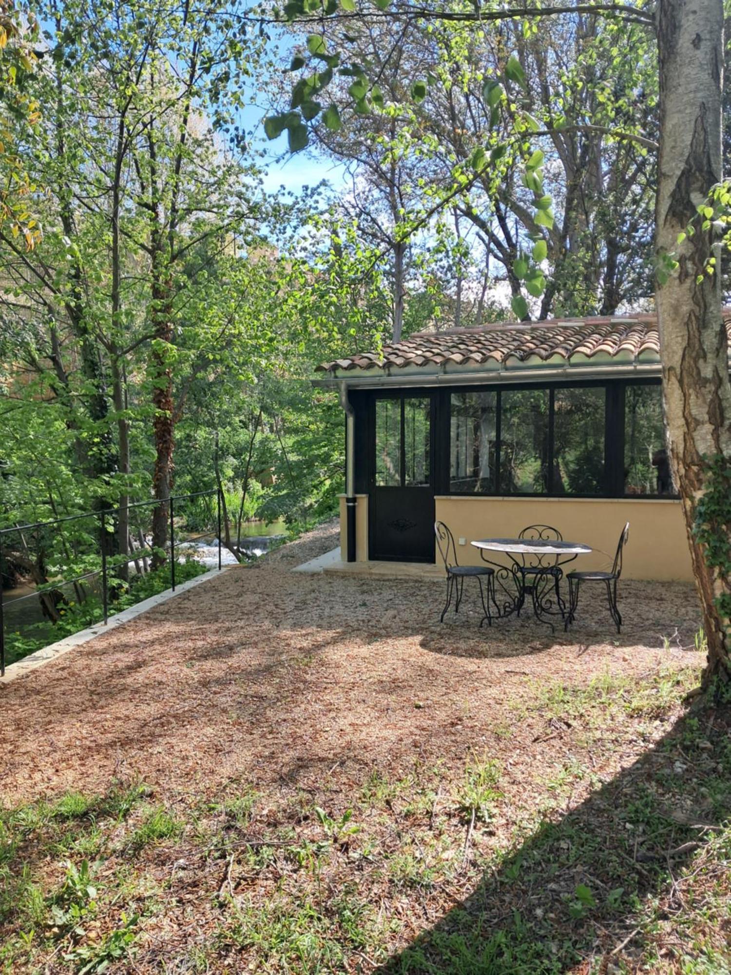 Bed and Breakfast Le Vieux Moulin De Jouques Exterior foto
