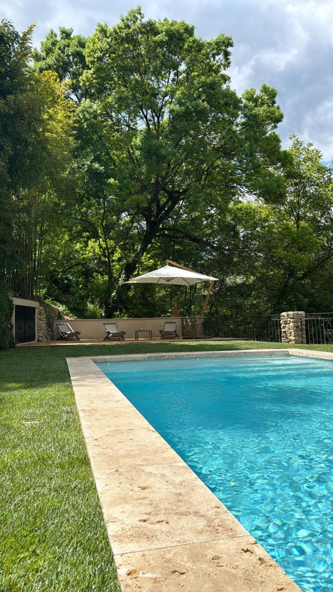 Bed and Breakfast Le Vieux Moulin De Jouques Exterior foto